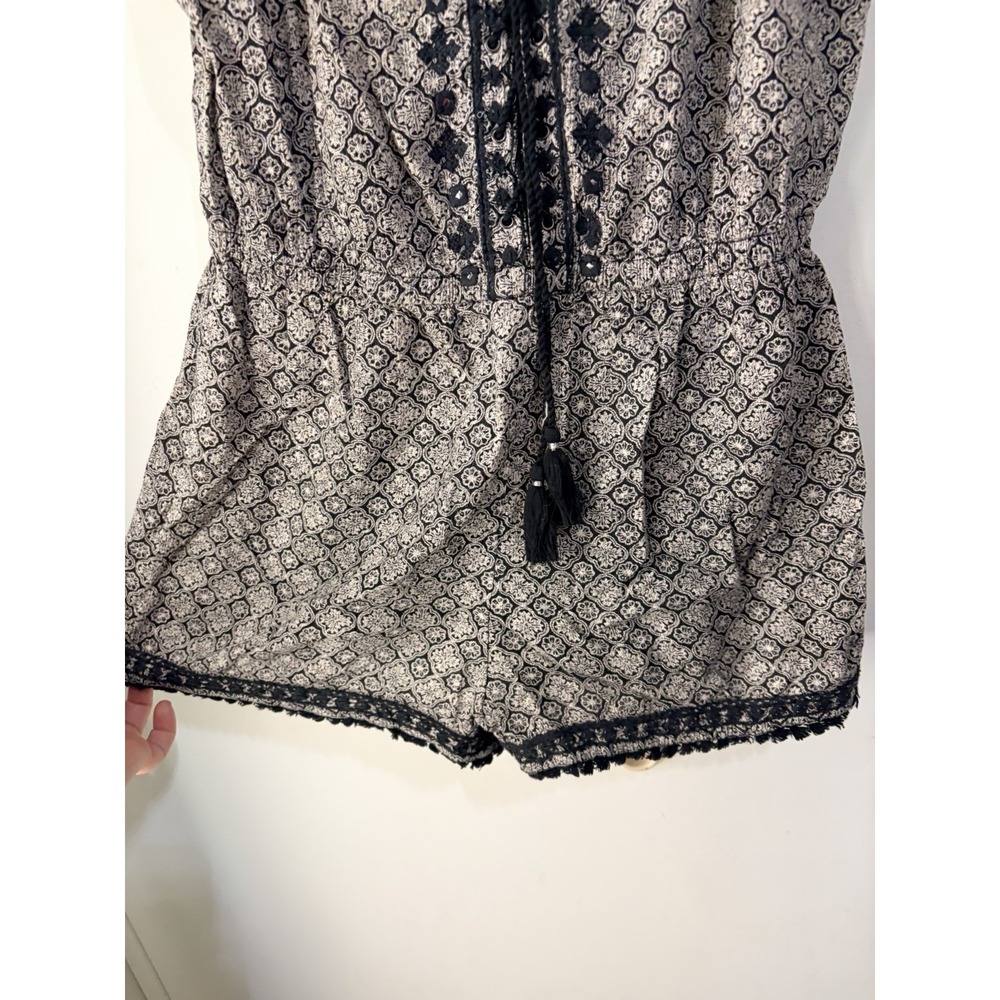 American Eagle Boho Romper Medium Tassel Lace Trim Printed Festival M - Picture 3 of 6